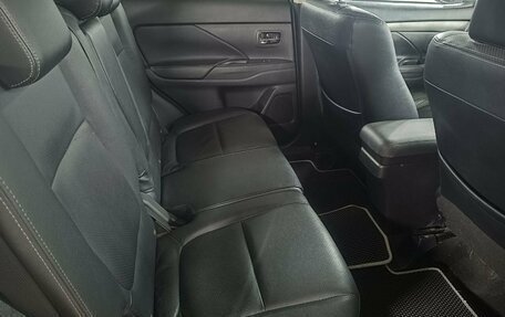 Mitsubishi Outlander III рестайлинг 3, 2015 год, 1 249 000 рублей, 21 фотография