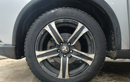 Mitsubishi Outlander III рестайлинг 3, 2015 год, 1 249 000 рублей, 23 фотография