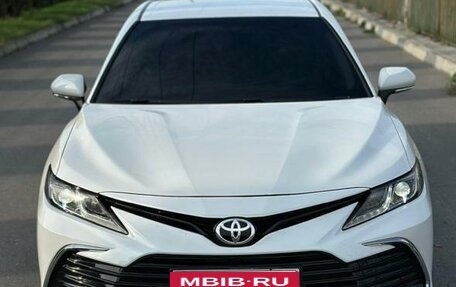Toyota Camry, 2018 год, 1 700 000 рублей, 2 фотография