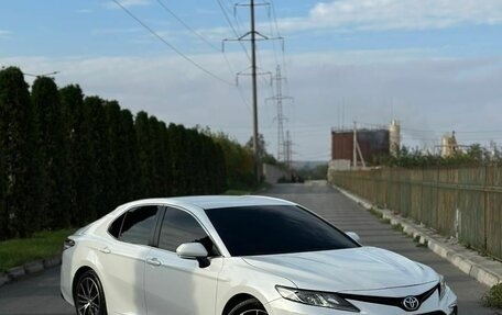 Toyota Camry, 2018 год, 1 700 000 рублей, 3 фотография