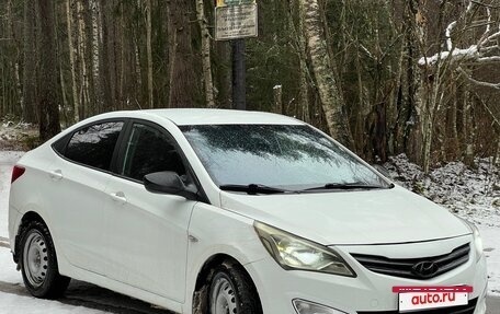 Hyundai Solaris II рестайлинг, 2015 год, 560 000 рублей, 6 фотография