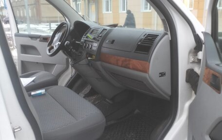 Volkswagen Caravelle T5, 2013 год, 1 900 000 рублей, 6 фотография