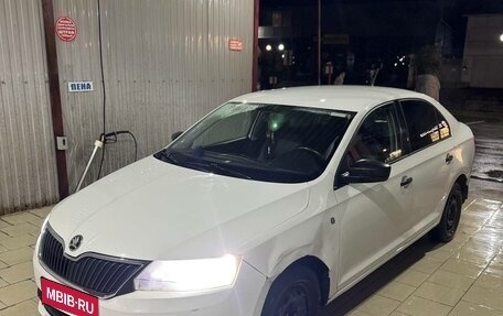 Skoda Rapid I, 2015 год, 880 000 рублей, 2 фотография