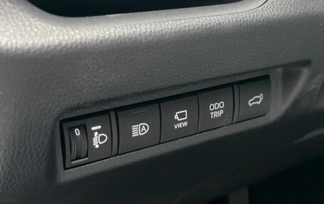 Toyota RAV4, 2025 год, 3 990 000 рублей, 9 фотография