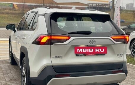 Toyota RAV4, 2025 год, 3 990 000 рублей, 7 фотография