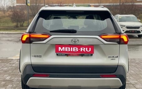 Toyota RAV4, 2025 год, 3 990 000 рублей, 6 фотография