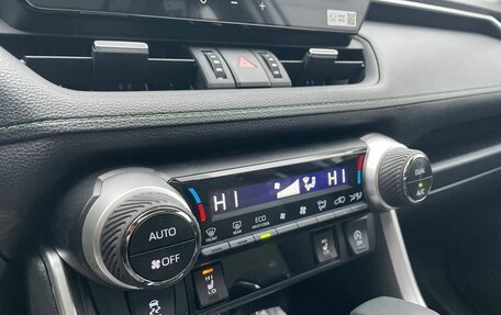 Toyota RAV4, 2025 год, 3 990 000 рублей, 14 фотография