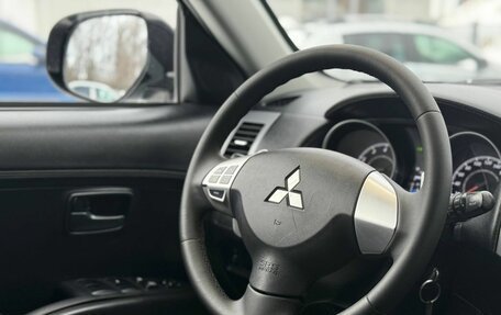 Mitsubishi Outlander III рестайлинг 3, 2011 год, 1 250 000 рублей, 15 фотография