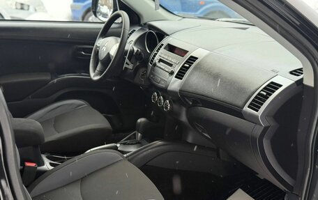 Mitsubishi Outlander III рестайлинг 3, 2011 год, 1 250 000 рублей, 11 фотография