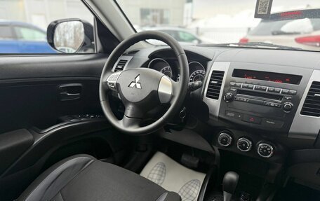 Mitsubishi Outlander III рестайлинг 3, 2011 год, 1 250 000 рублей, 14 фотография