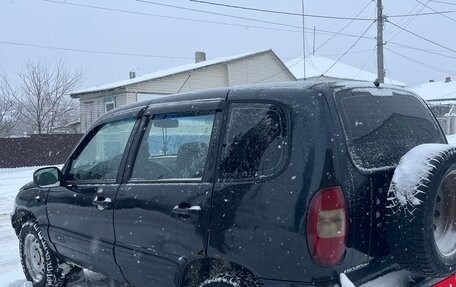 Chevrolet Niva I рестайлинг, 2005 год, 700 000 рублей, 3 фотография