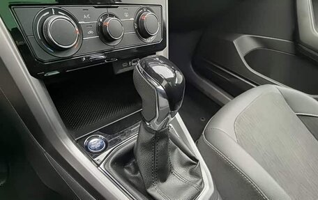 Volkswagen T-Cross I, 2021 год, 1 000 202 рублей, 2 фотография