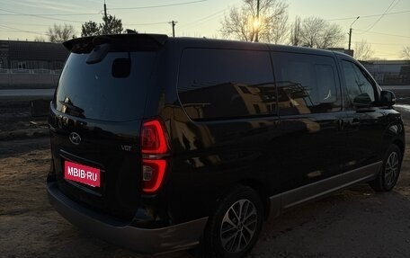 Hyundai Grand Starex Grand Starex I рестайлинг 2, 2019 год, 2 800 000 рублей, 5 фотография