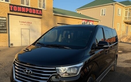 Hyundai Grand Starex Grand Starex I рестайлинг 2, 2019 год, 2 800 000 рублей, 11 фотография