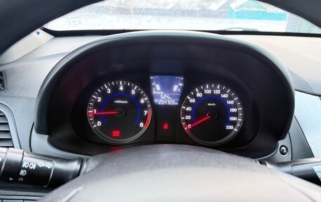 Hyundai Solaris II рестайлинг, 2012 год, 800 000 рублей, 13 фотография