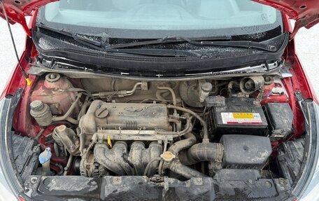 Hyundai Solaris II рестайлинг, 2012 год, 800 000 рублей, 10 фотография