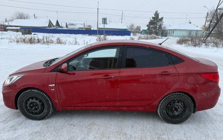 Hyundai Solaris II рестайлинг, 2012 год, 800 000 рублей, 3 фотография
