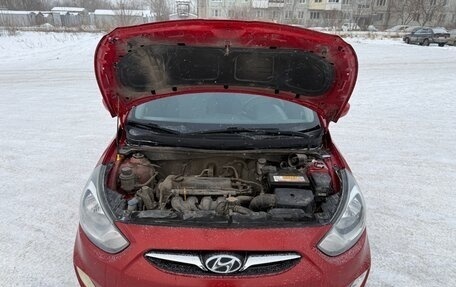 Hyundai Solaris II рестайлинг, 2012 год, 800 000 рублей, 9 фотография