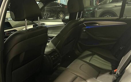 BMW 5 серия, 2019 год, 2 751 800 рублей, 15 фотография