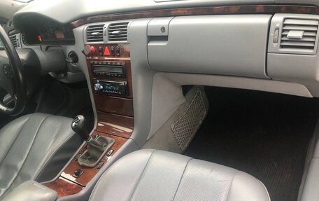 Mercedes-Benz E-Класс, 2001 год, 850 000 рублей, 8 фотография