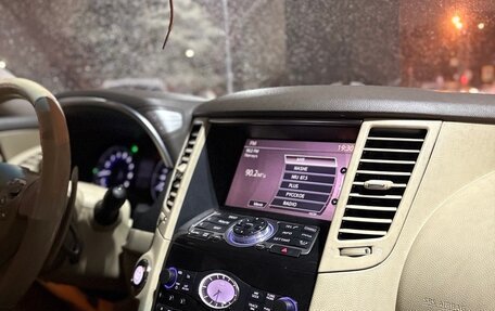 Infiniti QX70, 2014 год, 2 530 000 рублей, 17 фотография