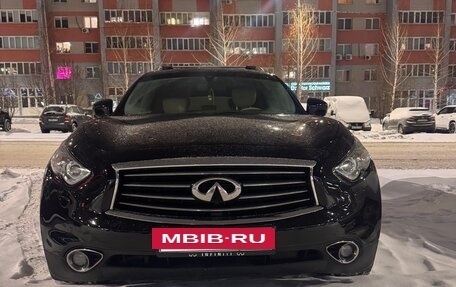 Infiniti QX70, 2014 год, 2 530 000 рублей, 21 фотография