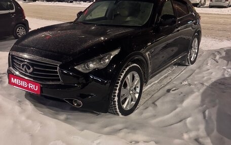 Infiniti QX70, 2014 год, 2 530 000 рублей, 20 фотография