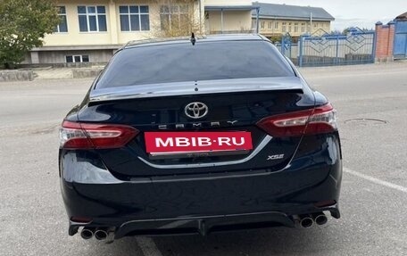 Toyota Camry, 2020 год, 3 150 000 рублей, 2 фотография