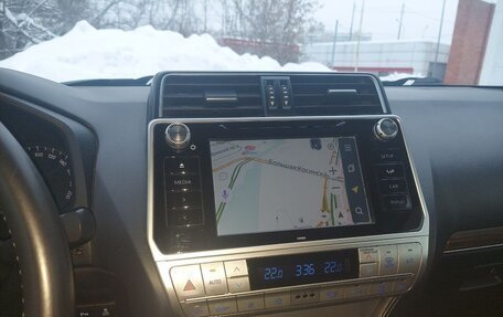 Toyota Land Cruiser Prado 150 рестайлинг 2, 2018 год, 4 150 000 рублей, 8 фотография