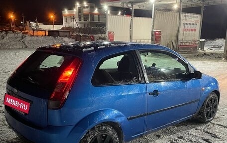 Ford Fiesta, 2005 год, 230 000 рублей, 2 фотография