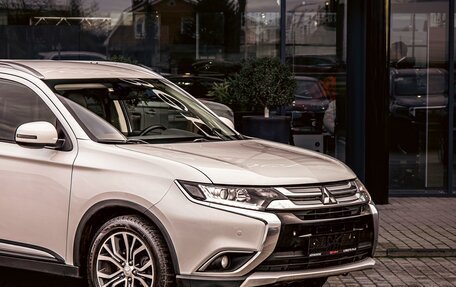 Mitsubishi Outlander III рестайлинг 3, 2018 год, 1 775 000 рублей, 8 фотография
