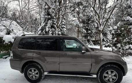 Mitsubishi Pajero IV, 2014 год, 2 900 000 рублей, 5 фотография