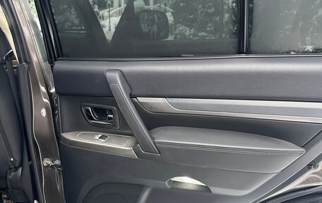 Mitsubishi Pajero IV, 2014 год, 2 900 000 рублей, 28 фотография