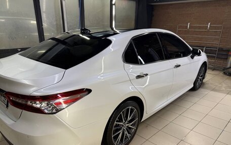 Toyota Camry, 2022 год, 3 800 000 рублей, 4 фотография