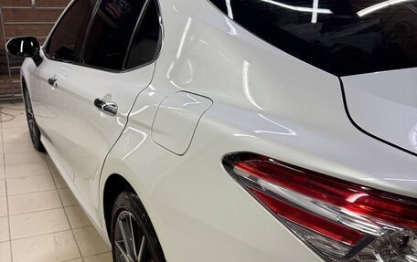 Toyota Camry, 2022 год, 3 800 000 рублей, 2 фотография