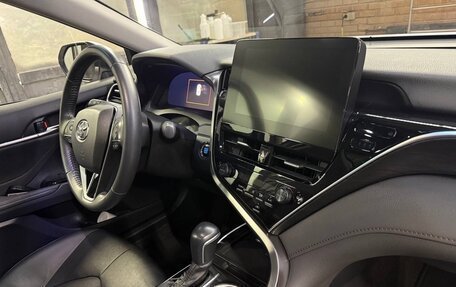 Toyota Camry, 2022 год, 3 800 000 рублей, 9 фотография