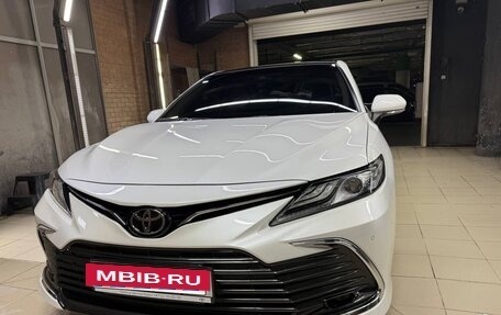 Toyota Camry, 2022 год, 3 800 000 рублей, 3 фотография