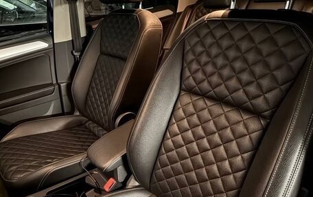 Volkswagen Tiguan II, 2017 год, 2 800 000 рублей, 11 фотография