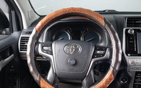 Toyota Land Cruiser Prado 150 рестайлинг 2, 2018 год, 4 199 000 рублей, 10 фотография