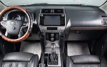 Toyota Land Cruiser Prado 150 рестайлинг 2, 2018 год, 4 199 000 рублей, 8 фотография