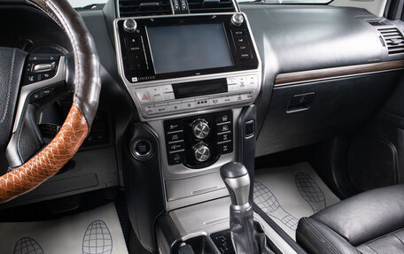 Toyota Land Cruiser Prado 150 рестайлинг 2, 2018 год, 4 199 000 рублей, 13 фотография