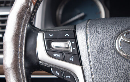 Toyota Land Cruiser Prado 150 рестайлинг 2, 2018 год, 4 199 000 рублей, 12 фотография