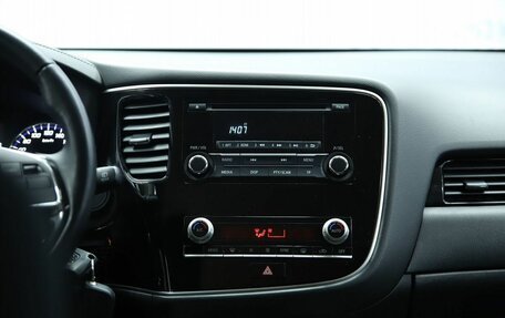 Mitsubishi Outlander III рестайлинг 3, 2020 год, 2 290 000 рублей, 13 фотография