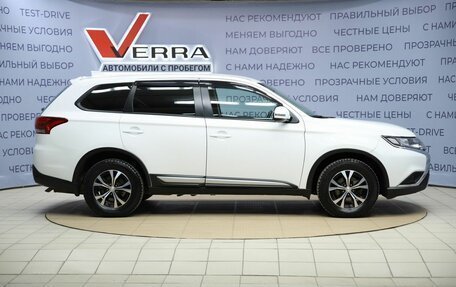 Mitsubishi Outlander III рестайлинг 3, 2020 год, 2 290 000 рублей, 4 фотография