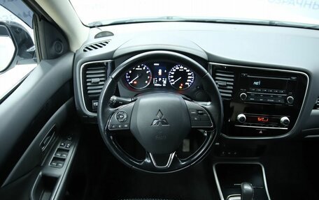 Mitsubishi Outlander III рестайлинг 3, 2020 год, 2 290 000 рублей, 11 фотография