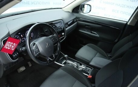 Mitsubishi Outlander III рестайлинг 3, 2020 год, 2 290 000 рублей, 10 фотография