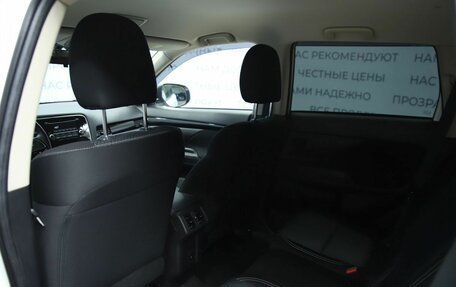 Mitsubishi Outlander III рестайлинг 3, 2020 год, 2 290 000 рублей, 17 фотография