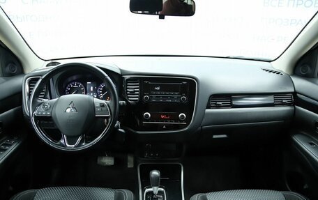 Mitsubishi Outlander III рестайлинг 3, 2020 год, 2 290 000 рублей, 15 фотография