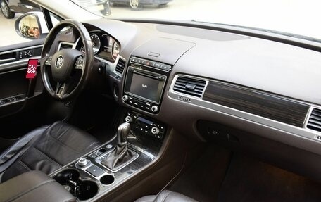 Volkswagen Touareg III, 2016 год, 3 180 000 рублей, 21 фотография