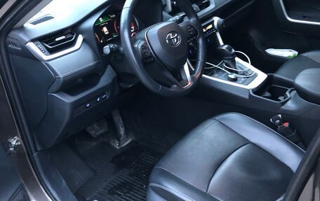 Toyota RAV4, 2021 год, 2 900 000 рублей, 6 фотография